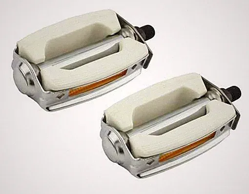 ABSOLUTE BICYCLE KRATE RUBBER PEDALS IN WHITE/CHROME COMPATIBLE WITH 1/2 CRANK.