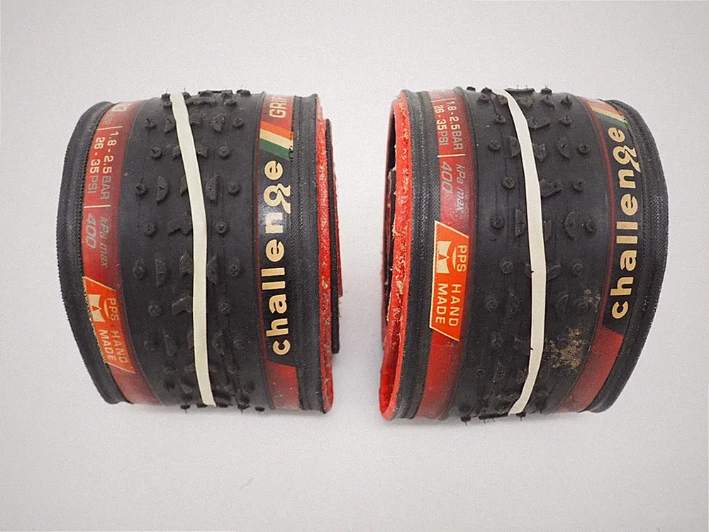 Challenge Grifo TE Series Cyclocross Bicycle Tires 700x33 320 TPI Red Pair- Good