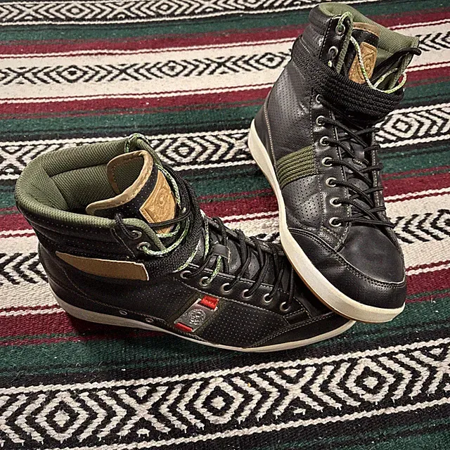 Coogi Mens Hightops Size 11