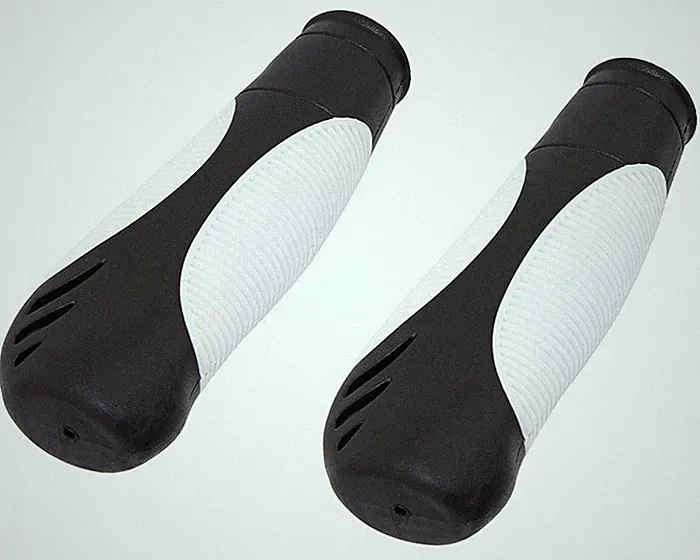 Dual-Tone Black/White Kraton Rubber Bicycle Grips – Ergonomic Comfort Design.